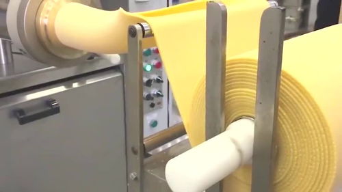 工廠高能食品機(jī)器與點(diǎn)歌機(jī) 跨界對比與技術(shù)融合